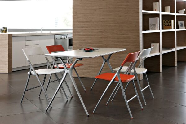 PLEK folding chair