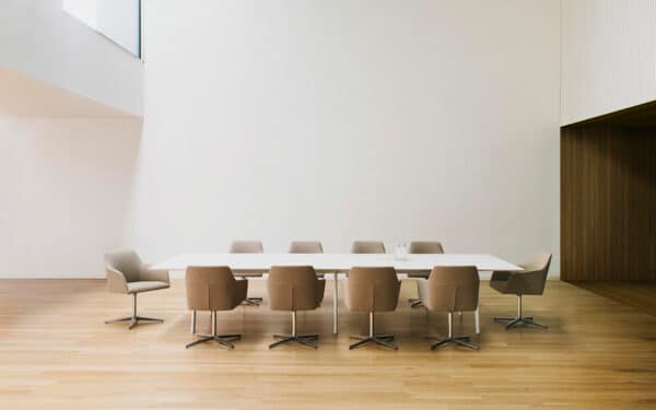 RADIAL meeting table