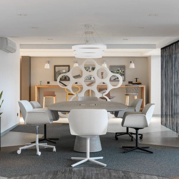 REVERSE meeting table