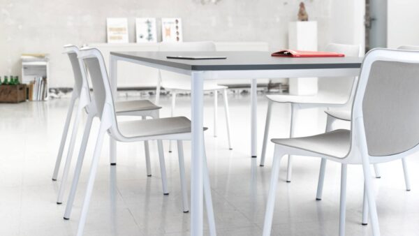 CHASSIS chair