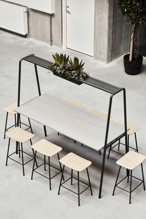 FourReal high tables