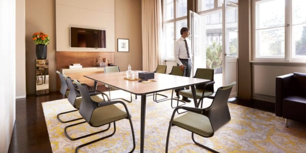 MASTERMIND meeting table