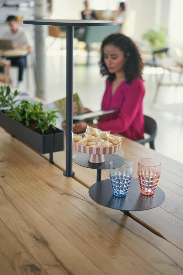 Best Office Desks for sale in Malta: se:cafe team table