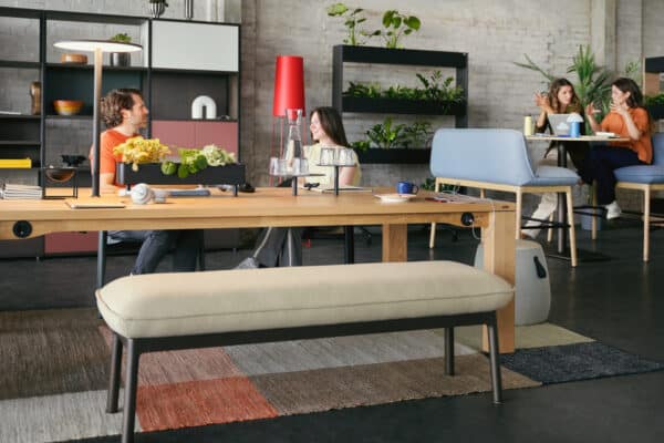 se:cafe team table: Office Desks for Sale in Malta