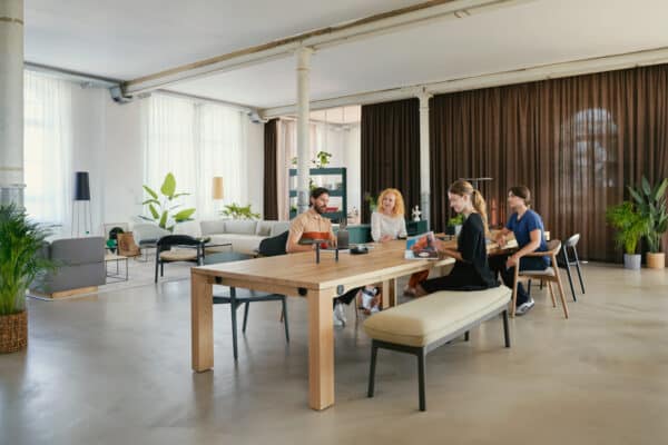 se:cafe Office Tables and Desks Malta - BSL Lifestyles Office Furniture